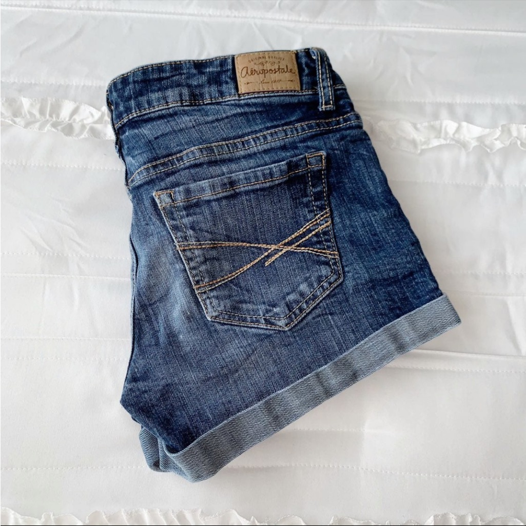 Aeropostale Midi Cuffed Denim Jean Short Aeropostale Midi Cuffed Denim Jean Short
